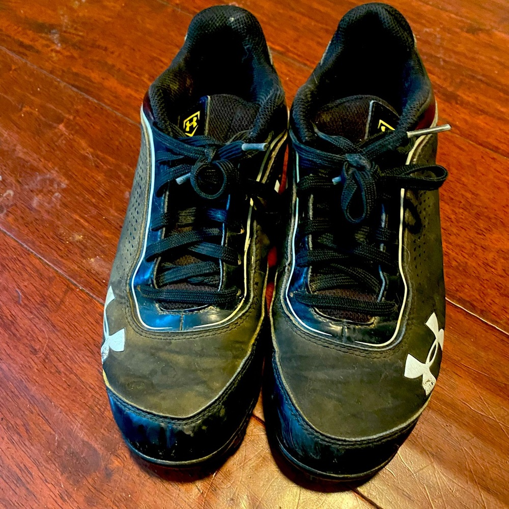 Under Armour mens baseball cleats